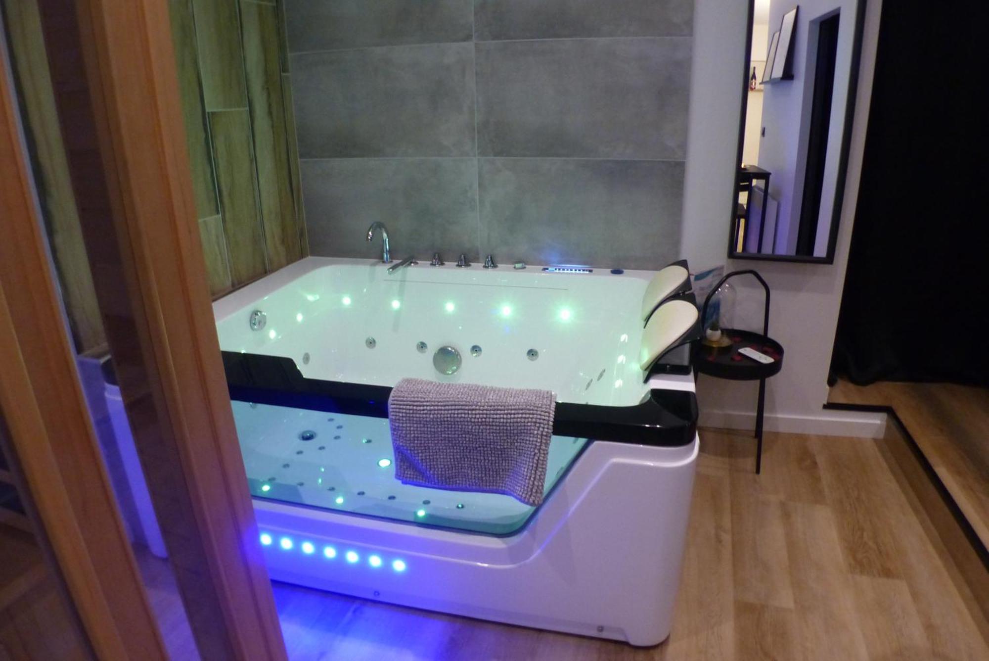 Appartement Balneotherapie Et Sauna Hyper Centre Nantes Zewnętrze zdjęcie